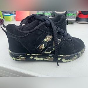 Kids size 2 heelys